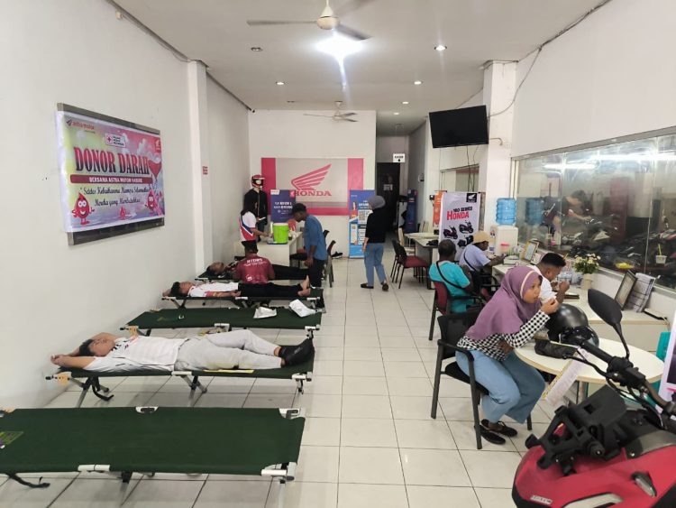 Donor darah yang digelar pada Sabtu (11/10/2025). Bertempat di halaman showroom Astra Motor Nabire. (Foto - Istimewa)