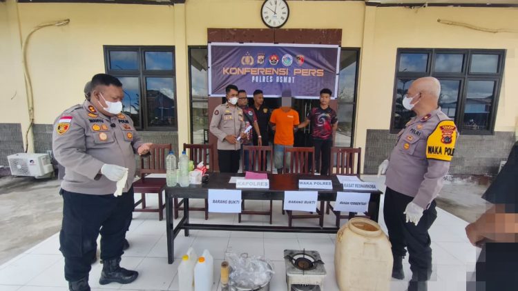 Kasus tersebut disampaikan langsung oleh Kapolres Asmat AKBP Wahyu Basuki dalam kegiatan release kasus di halaman Mako Polres Asmat. (Foto: Istimewa)