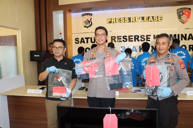 Polres Biak Numfor ungkap empat kasus dalam press release di Mapolres Biak Numfor. (Foto: Istimewa)