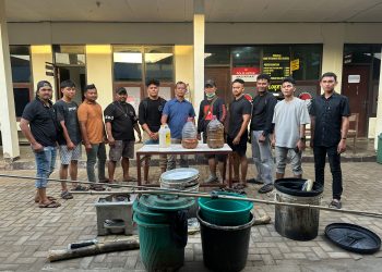 Pembuat Sopi Kabur Saat Digrebek, Polisi Amankan Dandang dan Jeriken Berisi Miras Lokal