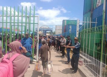 Polsek KPL Merauke Gagalkan Peredaran Miras Lokal saat Pengamanan Kedatangan Kapal KM. Lauser di Pelabuhan Laut