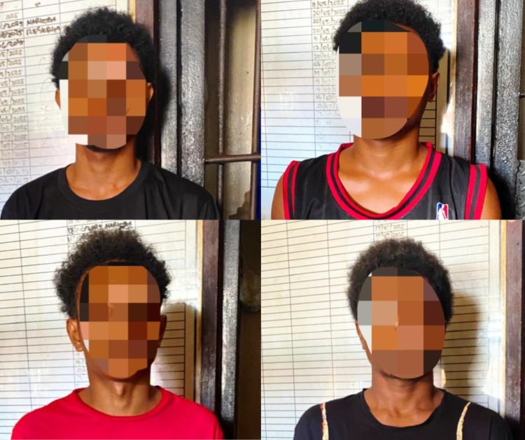 Empat orang pria yang diduga merupakan pelaku tindak pidana pengeroyokan serta perusakan barang yang terjadi di depan Kantor Pomdam XVII Cenderawasih. (Foto: Istimewa)