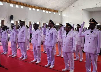 Bupati Elvis Tabuni lantik 25 Kepala Distrik, Minta Para Kadistrik Bekerja Dengan Hati Layani Masyarakat Puncak