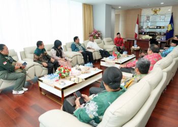 Kakanwil Kemenag Papua Audiensi dengan Gubernur, Bahas Dukungan Program Keagamaan hingga Rencana Embarkasi Haji