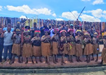 Dari Timur Indonesia, TNI AD Gaungkan Persatuan Lewat Festival Dayung Sentani