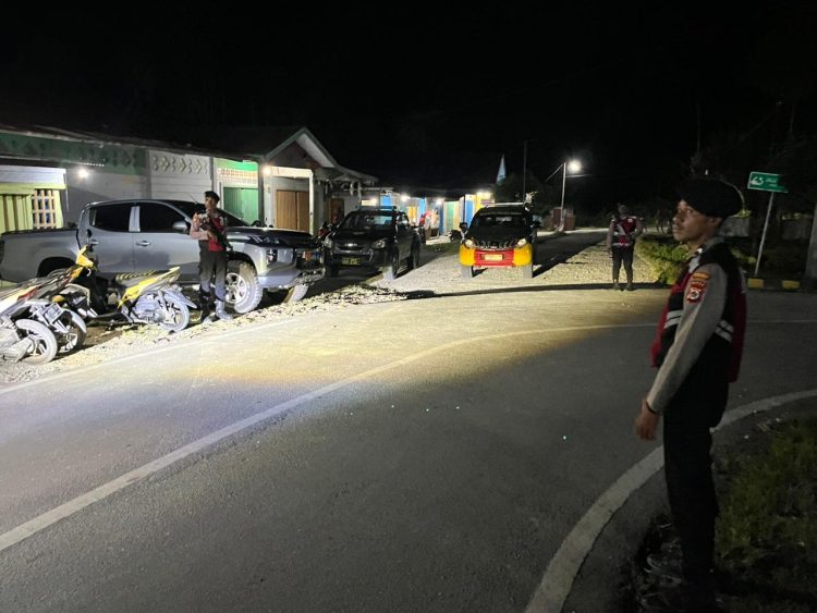 Patroli Malam Sat Samapta Polres Sarmi Sasar Pasar dan Objek Vital Perbankan. (Foto: Istimewa)