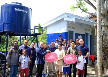 Melayani Sepenuh Hati, Telkomsel Bantu Sarana Air Bersih dan MCK Panti Asuhan Holei Roo di Sentani