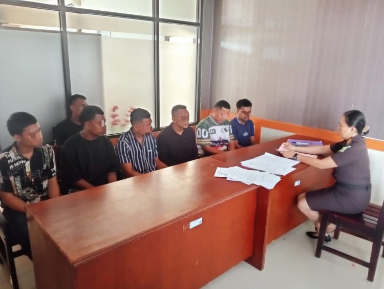 Penyerahan diterima langsung oleh Jaksa Penuntut Umum (JPU) Kejaksaan Negeri Timika, Imelda Irianti Simbiak. (Foto: Istimewa)