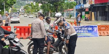 Operasi Keselamatan Cartenz 2026 di Jayapura, Polisi Edukasi Pengendara