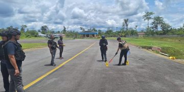 Bandara Koroway Batu Disterilkan, Satgas Damai Cartenz 2026 Sita Barang Bukti Insiden Penembakan