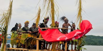 Tradisi Menggeuw Fafa Tetap Bertahan, Adat Ifale Jadi Pedoman Hidup Masyarakat Sentani