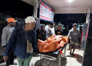 Penemuan Mayat di Pantai Kalibobo, Polisi Lakukan Olah TKP Dini Hari