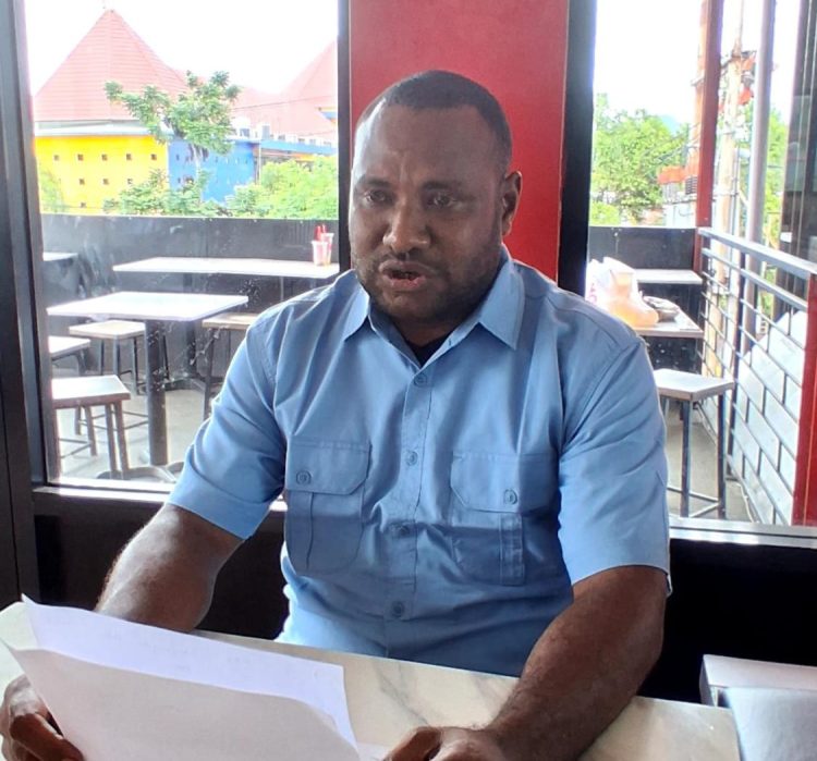 Aktivis Papua, Alenjro E.F. Tukayo. (Foto: Istimewa)
