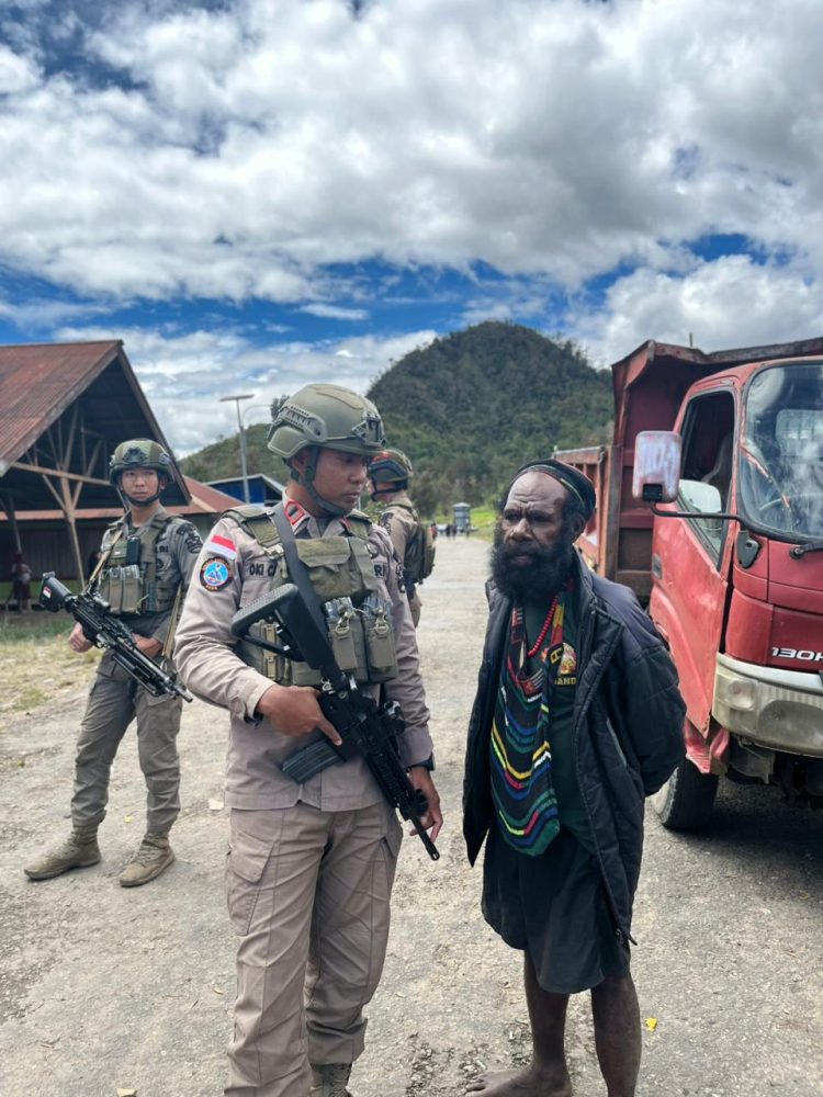 Patroli Dialogis Jadi Strategi Aparat Jaga Stabilitas di Ilaga. (Foto: Istimewa)