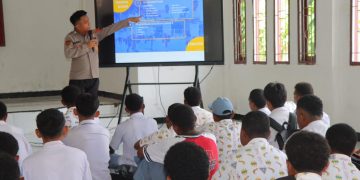 Jaring Generasi Muda Papua, Polres Waropen Gelar Sosialisasi Rekrutmen Polri 2026 di SMA Negeri Waren