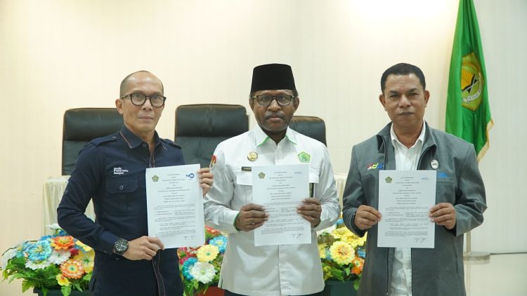 Kanwil Kemenag Papua usai menandatangani MoU bersama TVRI dan RRI di aula Sasana Krida Bakti, Jayapura. (Foto: Istimewa)
