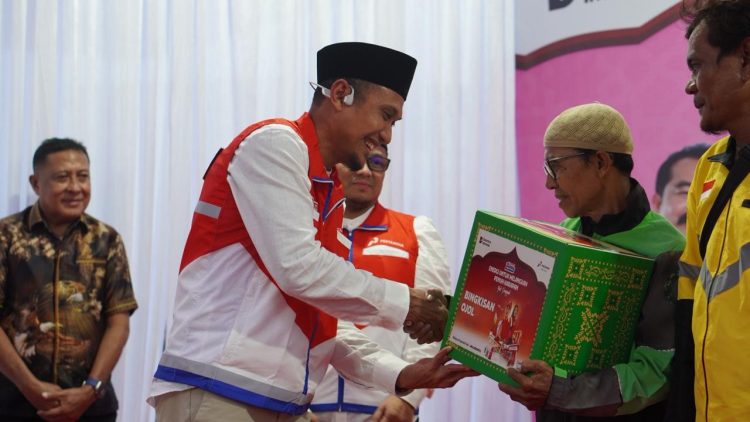 Pertamina Patra Niaga Regional Papua Maluku kembali menyebarkan energi berbagi dan memperkuat kolaborasi dengan masyarakat sekitar melalui program BEDUK. (Foto: Istimewa)