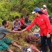 Medan Sulit Tak Halangi Palang Merah Indonesia Layani Ratusan Pengungsi di Distrik Kembru