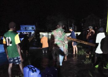 Hujan Deras Tak Padamkan Semangat Warga Dukung TMMD di Kampung Keakwa