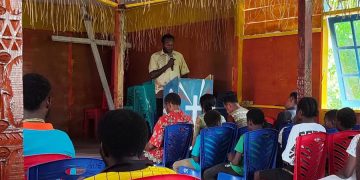 Personel Satgas TMMD Laksanakan Ibadah Bersama Masyarakat, Pererat Kebersamaan di Kampung Keakwa