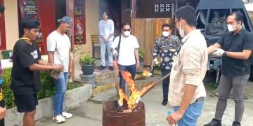 Sat Resnarkoba Polres Jayapura Musnahkan 131 Gram Ganja
