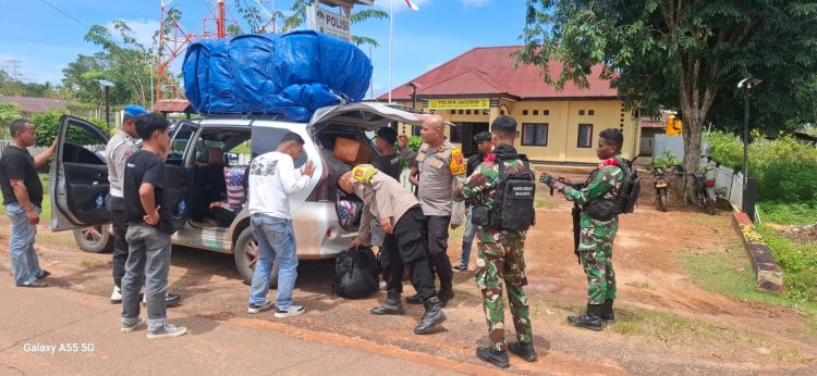 Razia Gabungan Polsek Jagebob dan TNI, Tidak Ditemukan Miras dan Sajam. (Foto: Istimewa)