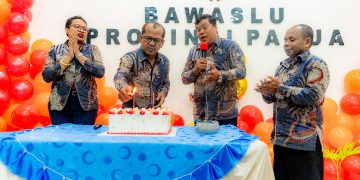 Puncak Perayaan HUT ke-18, Bawaslu Papua Hadirkan Buletin Tabura dan Rumah Data