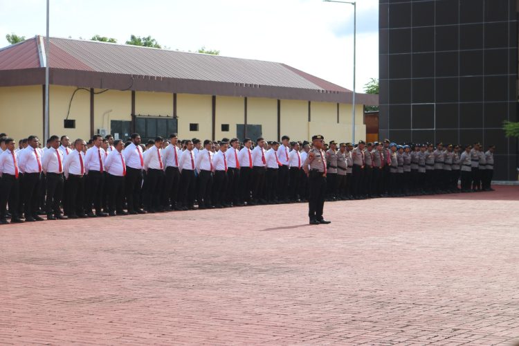 Apel pagi gabungan personel di lingkungan Polda Papua yang dilaksanakan di Mapolda Papua Koya Koso. (Foto: Istimewa)