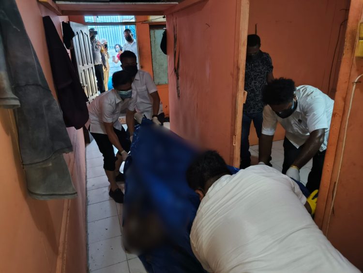 Penemuan sesosok mayat di kamar kos di wilayah Jalan Jayapura, Kelurahan Kalisusu, Distrik Nabire, Kabupaten Nabire. (Foto: Istimewa)