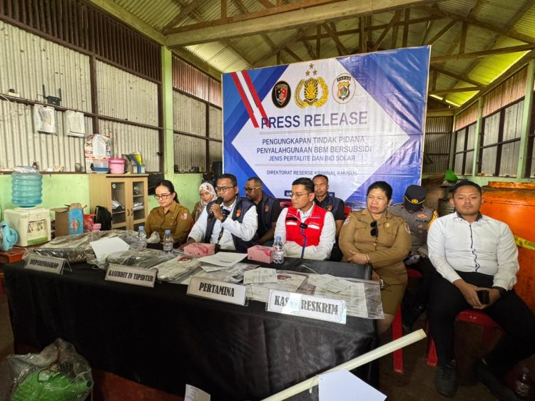 Press release digelar Senin (27/4/2026) pukul 11.00 WIT di TKP dan dipimpin langsung Kasubdit IV Tipidter, Kompol Agus Ferinando Pombos. (Foto: Istimewa)