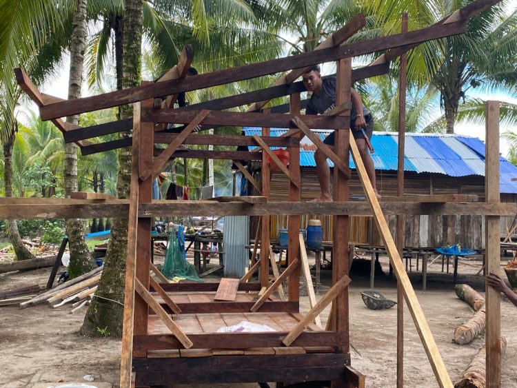 progres pembangunan MCK umum telah mencapai 25 persen. (Foto: Istimewa)