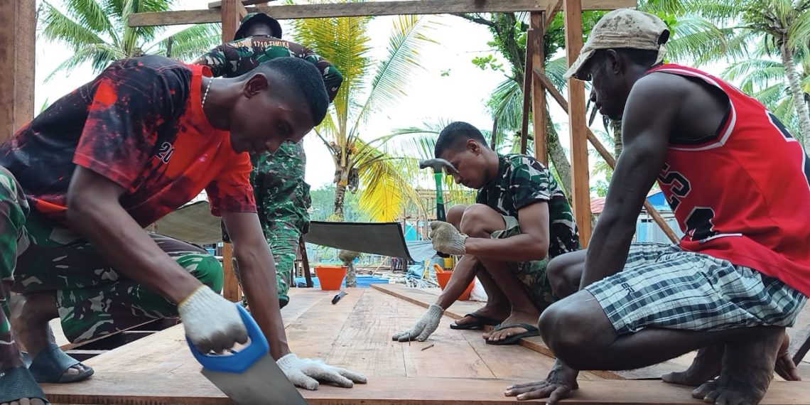 Satgas TMMD ke-128 Kodim 1710/Mimika dengan warga Kampung Keakwa semakin terlihat kuat dalam setiap pelaksanaan kegiatan di lapangan. (Foto: Istimewa)