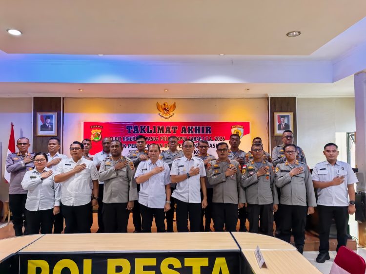 Foto bersama pelaksanaan Taklimat Akhir Audit Kinerja Itwasda Polda Papua Tahap I T.A 2026. (Foto: Istimewa)