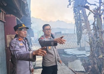 Kebakaran Hanguskan 8 Rumah di Dok VIII Pantai, Polresta Jayapura Kota Lakukan Penyelidikan