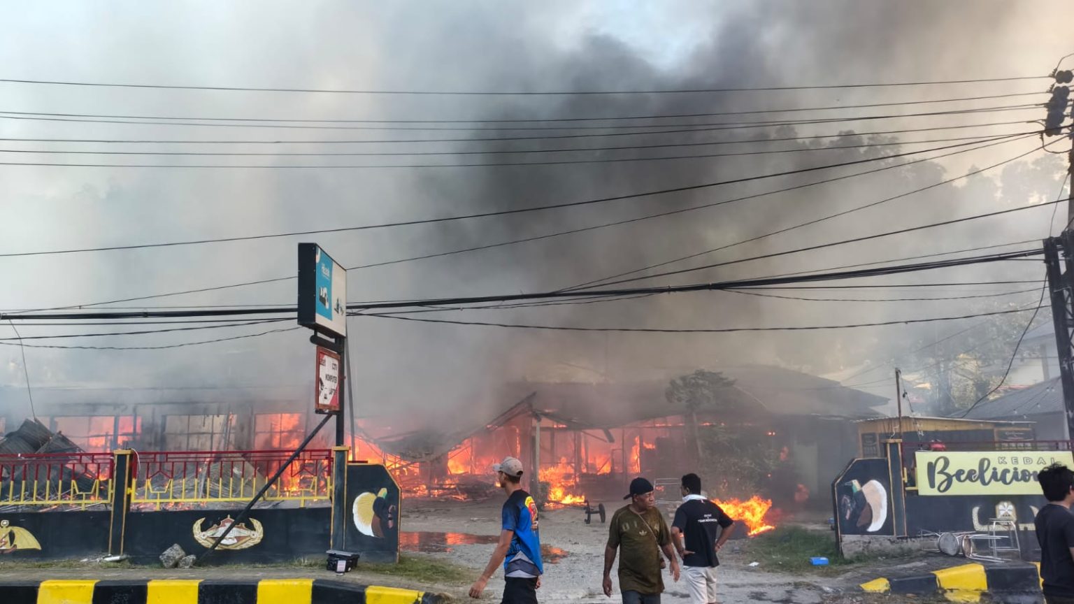 Kebakaran di Kawasan Den Zipur Waena Hanguskan Belasan Bangunan. (Foto: Istimewa)