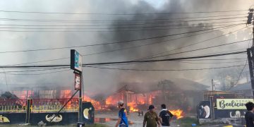 Kebakaran Hebat Landa Kawasan Den Zipur Waena, 11 Ruko Ludes Terbakar
