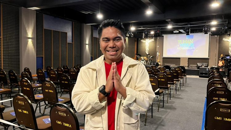 Gembala GMS Timika, Iwan Sumandak. (Foto: Istimewa)