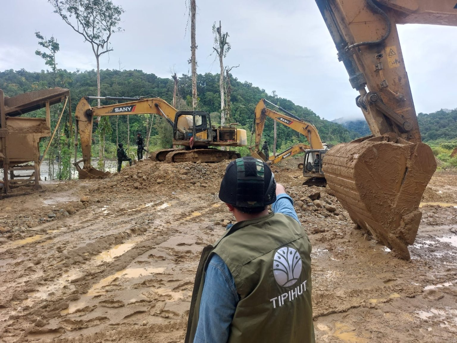 Kasus dugaan penambangan emas tanpa izin (PETI) di kawasan hutan KM 95 Unipo, Distrik Siriwo, Kabupaten Nabire, Nabire. (Foto: Istimewa)