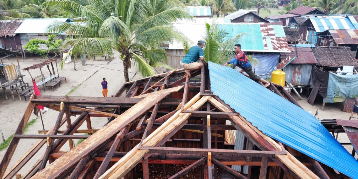 Tahap pemasangan atap menjadi salah satu indikator penting. (Foto: Istimewa)