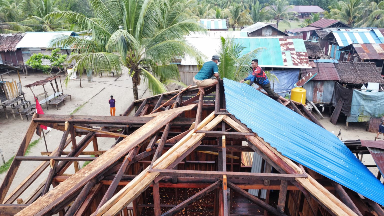 Tahap pemasangan atap menjadi salah satu indikator penting. (Foto: Istimewa)