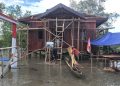 Semangat Satgas TMMD Tak Surut Meski Air Pasang Menggenangi Lokasi