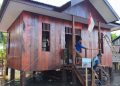 Progres Rumah Milik Niko Makare Capai 95 Persen, Satgas TMMD Kerjakan Pemasangan Pintu dan Jendela