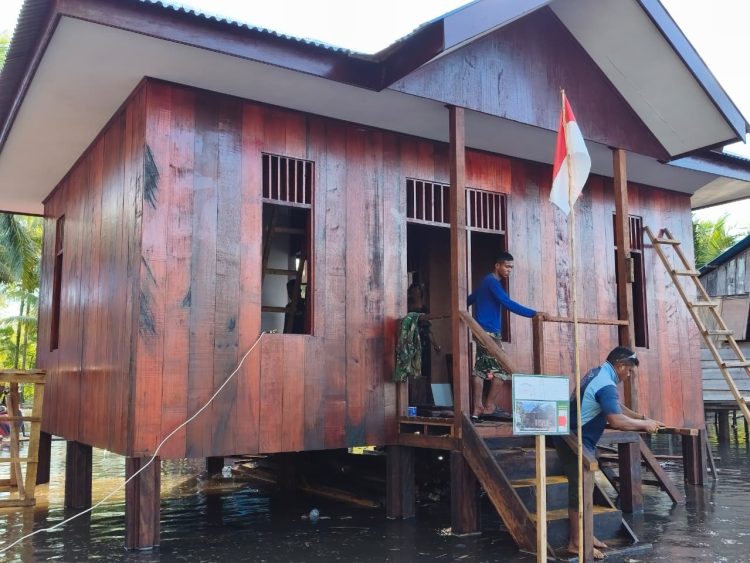 Pembangunan rumah milik Bapak Niko Makare dalam TMMD sudah 95 persen. (Foto: Istimewa)