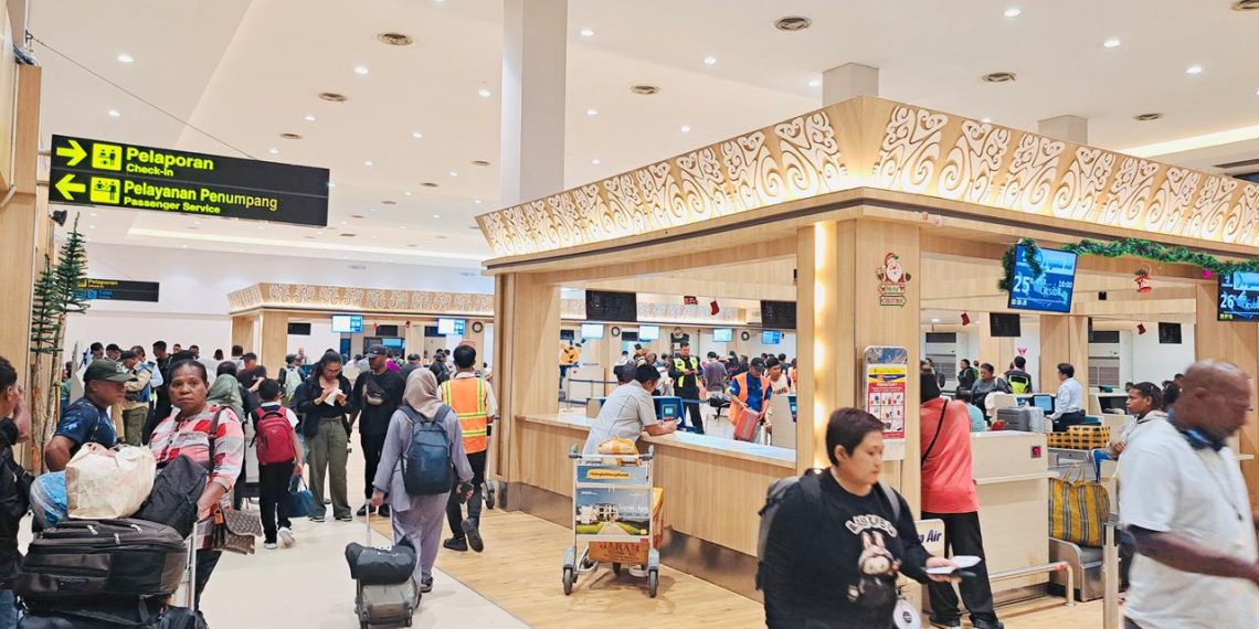 Bandara Sentani Respons Isu Transportasi, Aktivitas Penumpang Tetap Lancar. (Foto: Cornelia Mudumi)