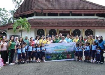 Peduli Lingkungan, Pembimas Buddha Papua Gelar Aksi Bersih Tempat Ibadah