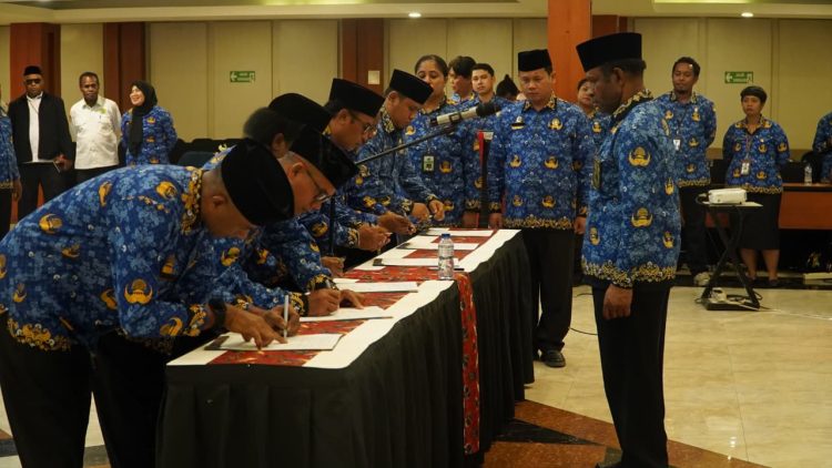 Pelantikan dan pengambilan sumpah jabatan pejabat pengawas di lingkungan Kanwil Kemenag Provinsi Papua. (Foto: Istimewa)