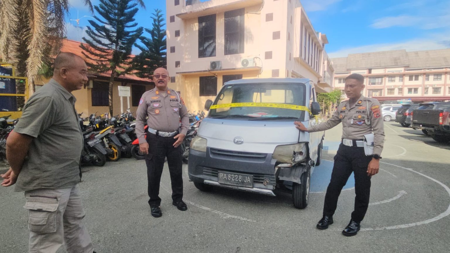 Kasus Tabrak Lari di Sentani Terungkap, Sopir Pick Up Diamankan Polisi. (Foto: Cornelia Mudumi)