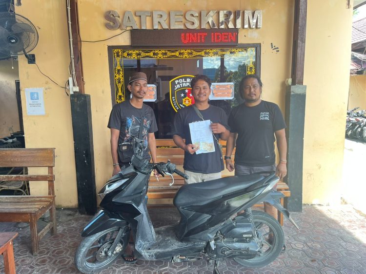 Polisi Serahkan Dua Motor Hasil Penyelidikan kepada Pemilik yang Sah. (Foto: Istimewa)