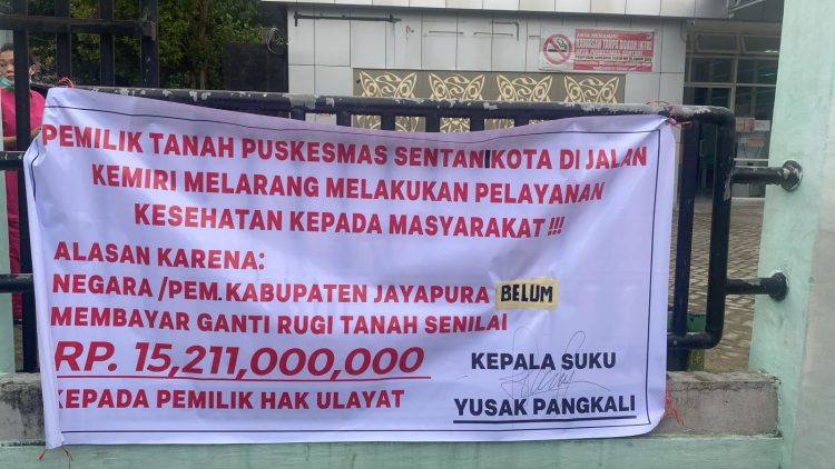 Sengketa Tanah Berujung Pemalangan, Pelayanan di Puskesmas Sentani Terganggu. (Foto: Cornelia Mudumi)