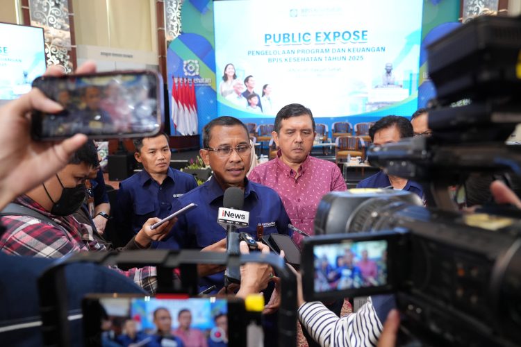 Ketua Dewan Pengawas BPJS Kesehatan, Stevanus Adrianto Passat saat diwawancarai. (Foto: Istimewa)